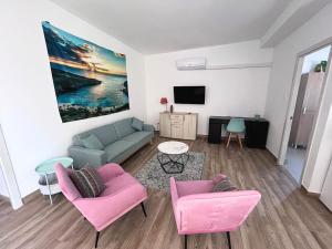 Town House in Old Village Ador, Ganda with big roof terrace with seaview