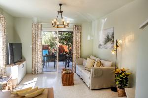 Laranca Oneiro Seaside Villa