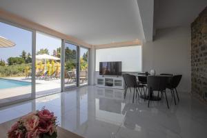 Canela Villa Pefkochori