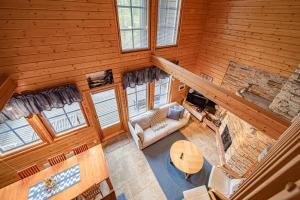 Villa Alpine Eagle Ski-in Ski-out by Aavalevi