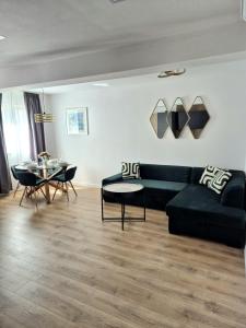 Apartment M&M-sea view & private parking