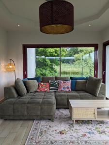 Aux Fleurs des Champs - Appartement avec Terrasse, Parking et Piscine