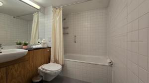 Charming Newly Renovated 2 Bed with free parking