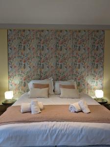 Aux Fleurs des Champs - Appartement avec Terrasse, Parking et Piscine