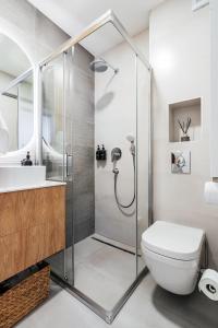 New Apartment with sea view terrace and pool