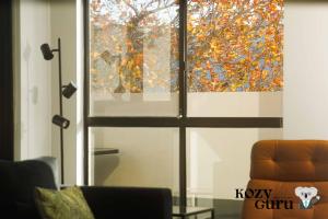 KozyGuru | Homebush West | Modern 2R Apt + Parking