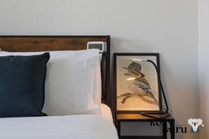 KozyGuru | Homebush West | Modern 2R Apt + Parking