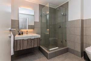 Modern City Unit with Aircon, CoWorkspace, Secure Building