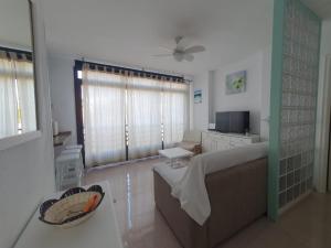 alquilaencanarias El Medano beach 1