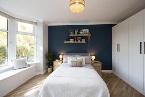 Victorian WFH Haven with Free Parking