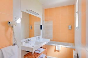 Hotels Kyriad Perpignan Sud : photos des chambres