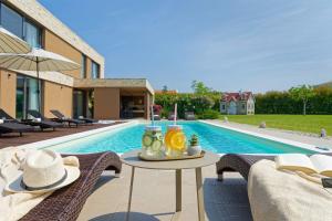 Villa Sanpadeo by Rent Istria