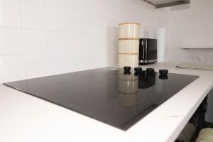 Cosy 2-Bed Apartment in Penarth Town Flat 1