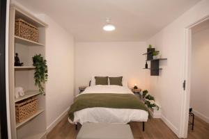 Cosy 2-Bed Apartment in Penarth Town Flat 1