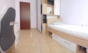 Akrotiri 2BR Apartment
