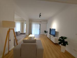 By Regypt Spacious 2-Bedroom Near The Gourmet