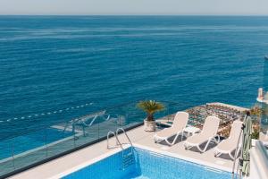 Orange Villa - 7 Bedrooms - 5 Star Location - Views - Pool