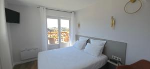 Hotels Logis Hotel Saint Guirec Et De La Plage : photos des chambres