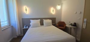 Hotels Logis Hotel Saint Guirec Et De La Plage : photos des chambres