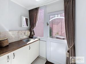 Appartements Elegant 2BD Terrace 50 m from the sea, Sleeps 8 : photos des chambres