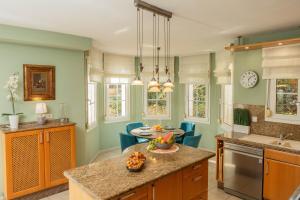 Large 4 Beds Cozy Villa 700 m Walk Las Cañas Beach