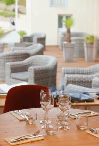Hotels Logis Hotel Saint Guirec Et De La Plage : photos des chambres