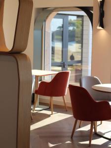 Hotels Logis Hotel Saint Guirec Et De La Plage : photos des chambres