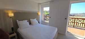 Hotels Logis Hotel Saint Guirec Et De La Plage : photos des chambres