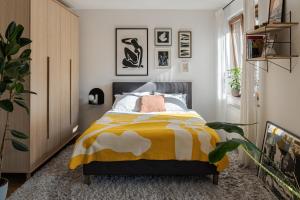 Bright and cosy flat near the river