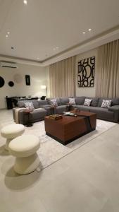 High-touch furnished flat 2 rooms , lounge and integrated kitchen