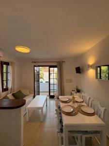 Apartamento en la playa con piscina