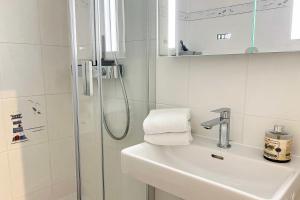 Kaiserallee, Fewo 215