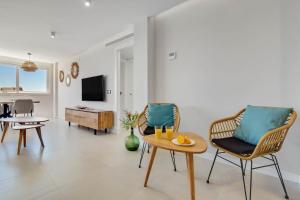 Moderno, con vistas y garaje a 100 metros de la playa