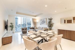 ALiving Classy 1BR I Stunning Views I Emaar Palace Beach Residence