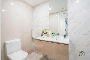 Heart of Adelaide City Apartment