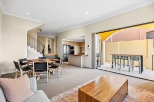 Pyramids Hideaway with Pool - Walk to Beach and The Cut Golf Course