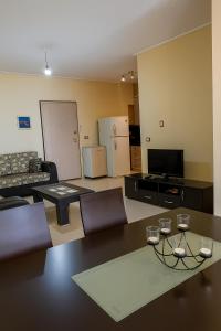 Eni Apartments 6