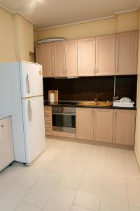 Eni Apartments 6