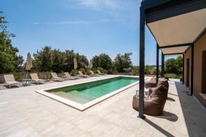 Villa Quinta by Briskva