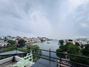 Bunk & Beyond Hostel