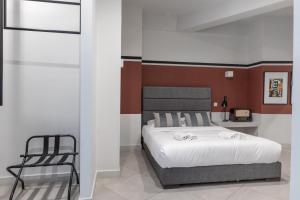 Fantastic Central Athens Suite with shared Rooftop Deck