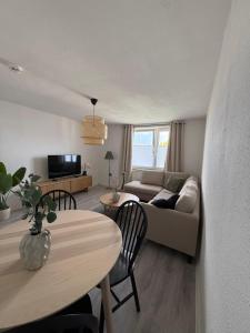 Schicke Wohnung gegenüber Bahnhof