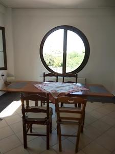 Balcony Bliss Retreat- Family Friendly