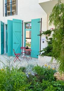 Flower Cozy Flat at Santorini Resort