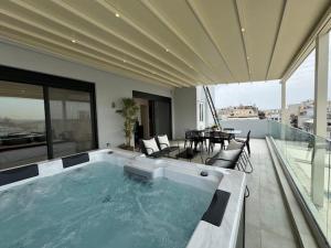 BlueMotion - Cruisenest Transportation included