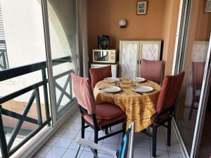 Appart 2 pièces avec piscine et parking à Port Camargue - FR-1-250-293