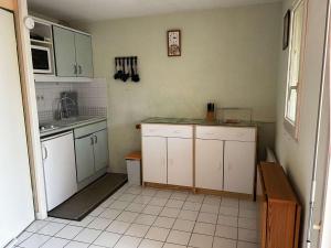 Appart 2 pièces avec piscine et parking à Port Camargue - FR-1-250-293