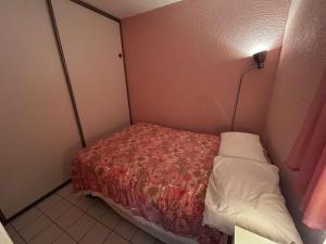 Appart 2 pièces avec piscine et parking à Port Camargue - FR-1-250-293