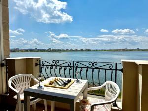 Cosher Gardenia Palace Apt 6 Free Parking