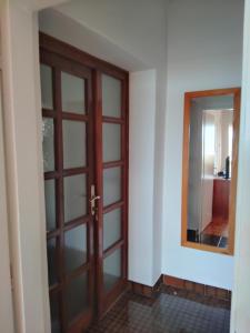 Apartment Tome - room with bathroom and separate kitchen